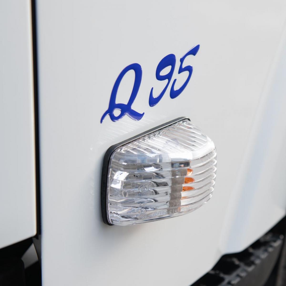 Isuzu Q95 