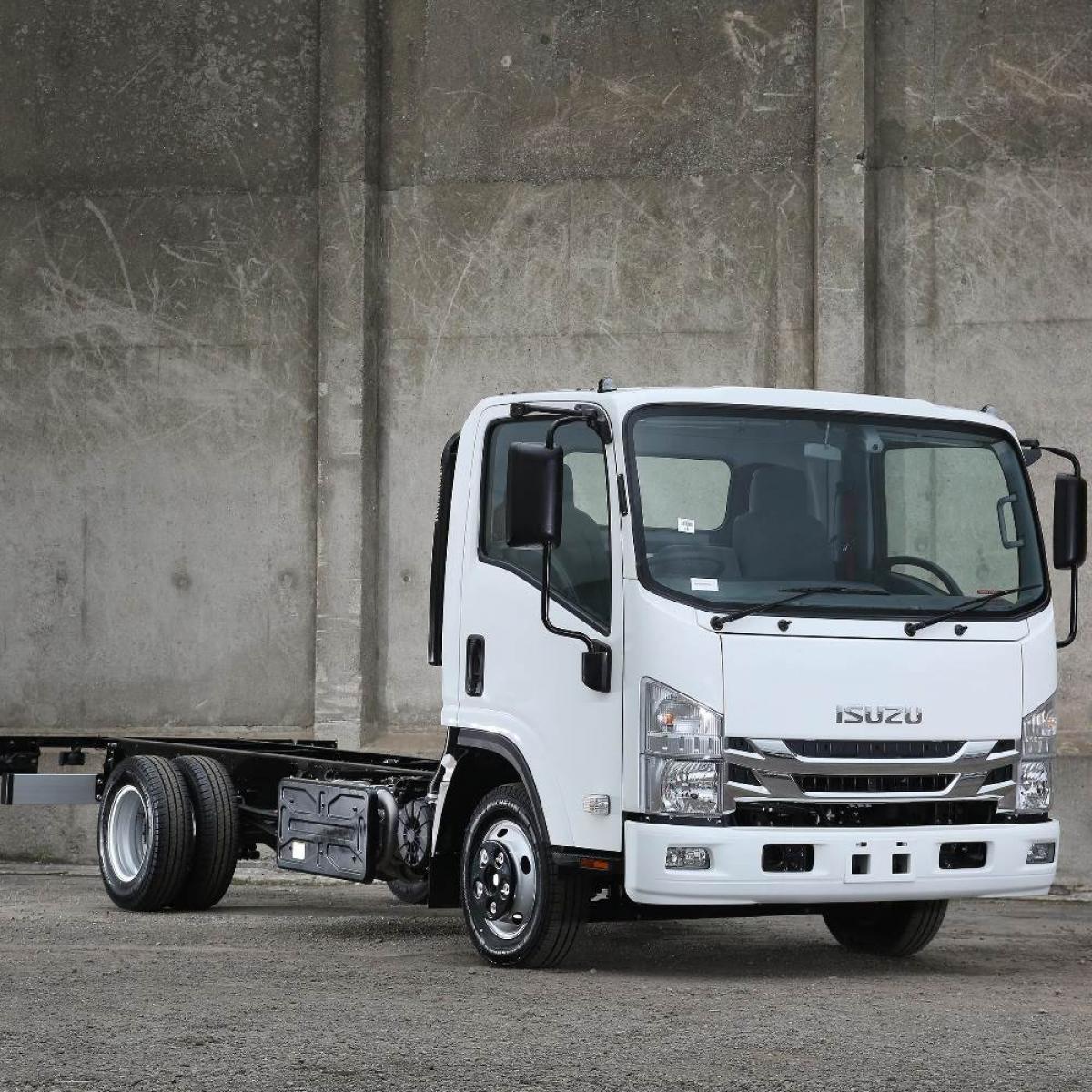 Isuzu M55 